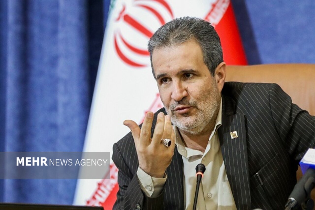 افزایش ناگهانی قیمت برق صنایع، روند تولید را با مشکل مواجه می‌کند